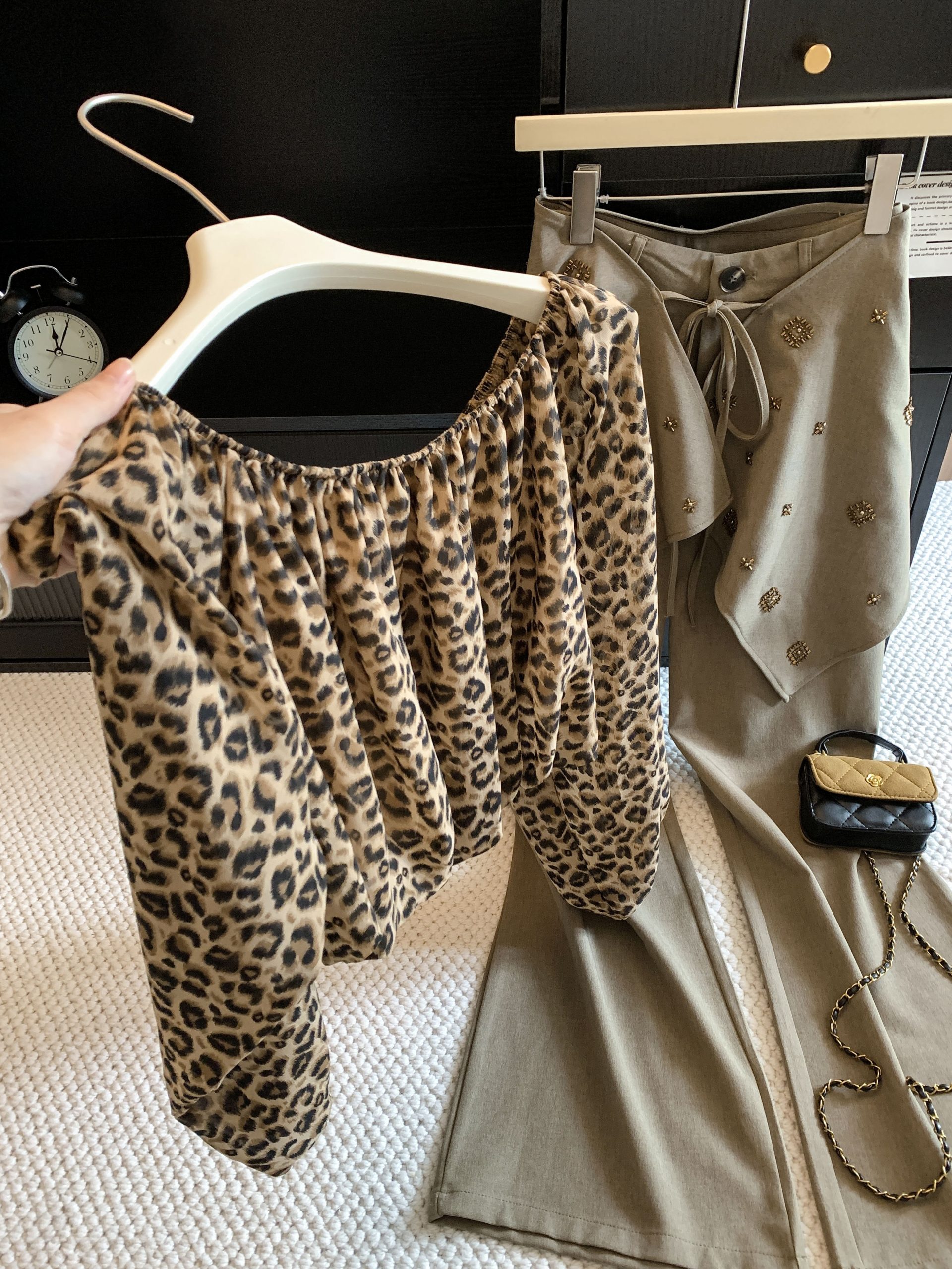 Sexy Leopard Print Off-Shoulder Chiffon Top with Lantern Sleeves - Image 2